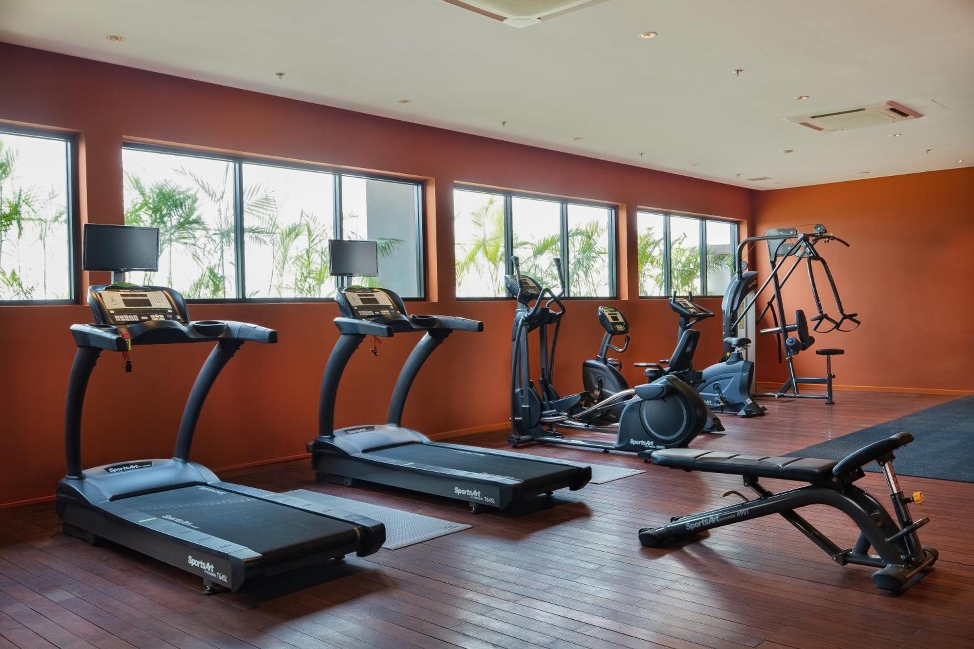 Isoras Cikarang Hotel Eksteriør billede